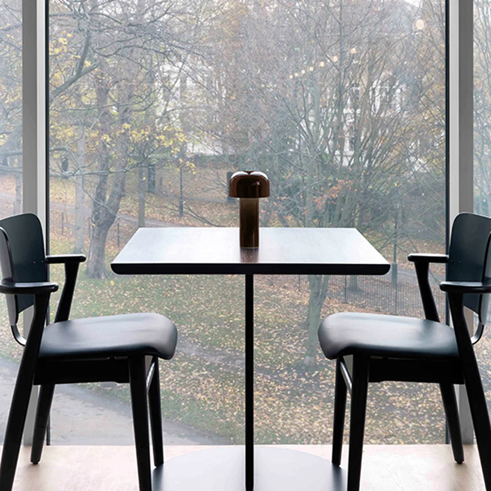 Bellhop φορητό επιτραπέζιο φωτιστικό, Cioko Flos