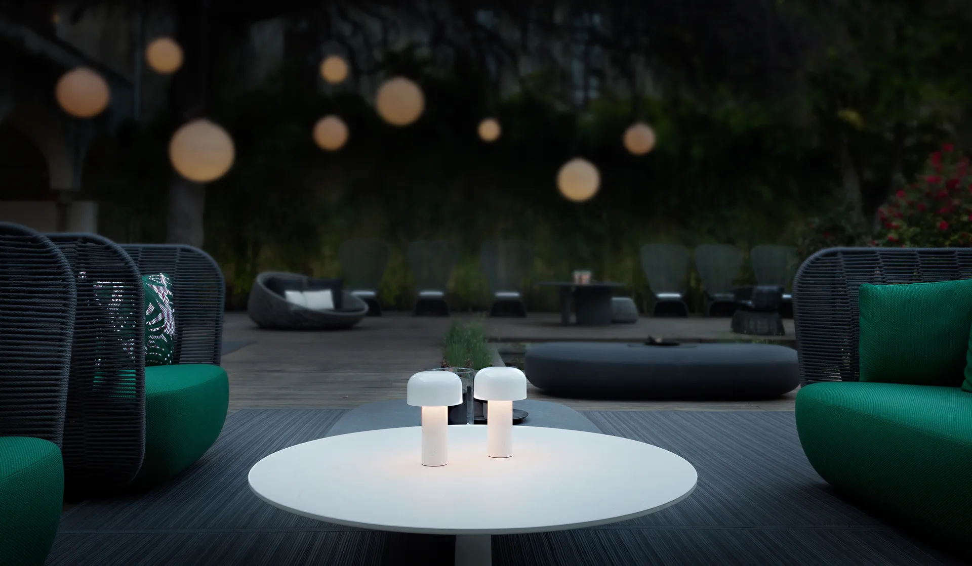 Bellhop φορητό επιτραπέζιο φωτιστικό, White Flos