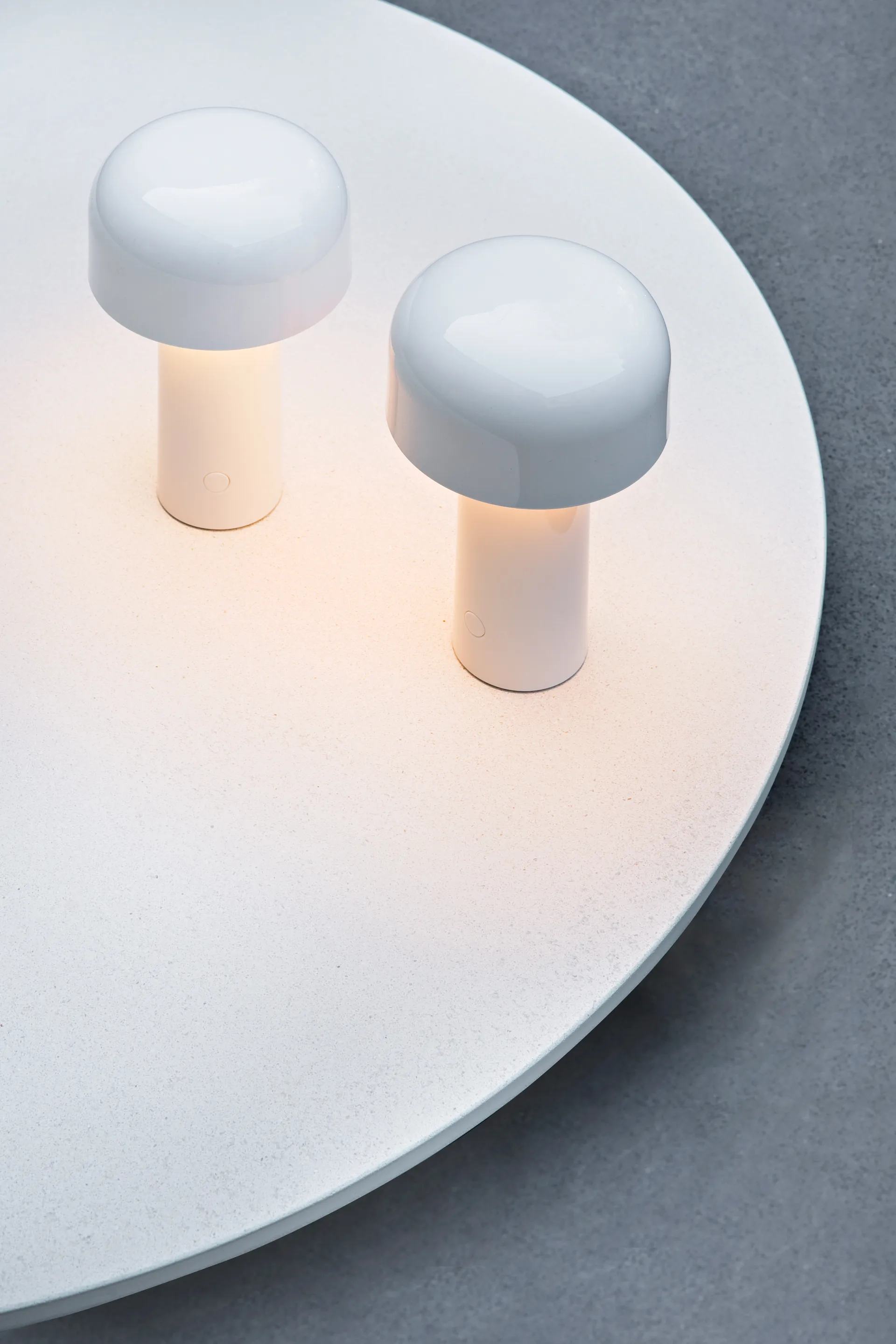 Bellhop φορητό επιτραπέζιο φωτιστικό, White Flos