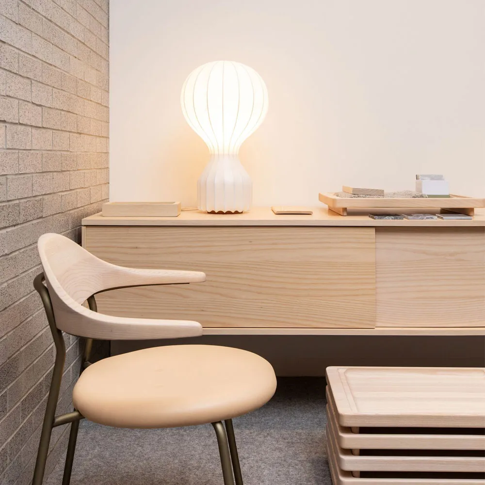 Gatto Grande επιτραπέζιο φωτιστικό, 58 cm Flos