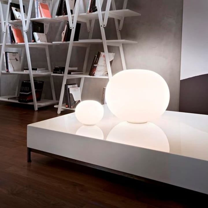 Glo-ball B2 επιτραπέζιο φωτιστικό, Λευκό οπαλίνα γυαλί Flos