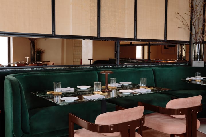 Gustave Residential φορητό επιτραπέζιο φωτιστικό, Lacquered brown Flos