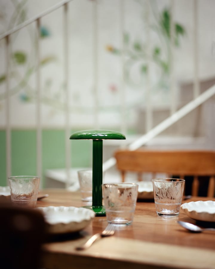 Gustave Residential φορητό επιτραπέζιο φωτιστικό, Lacquered green Flos