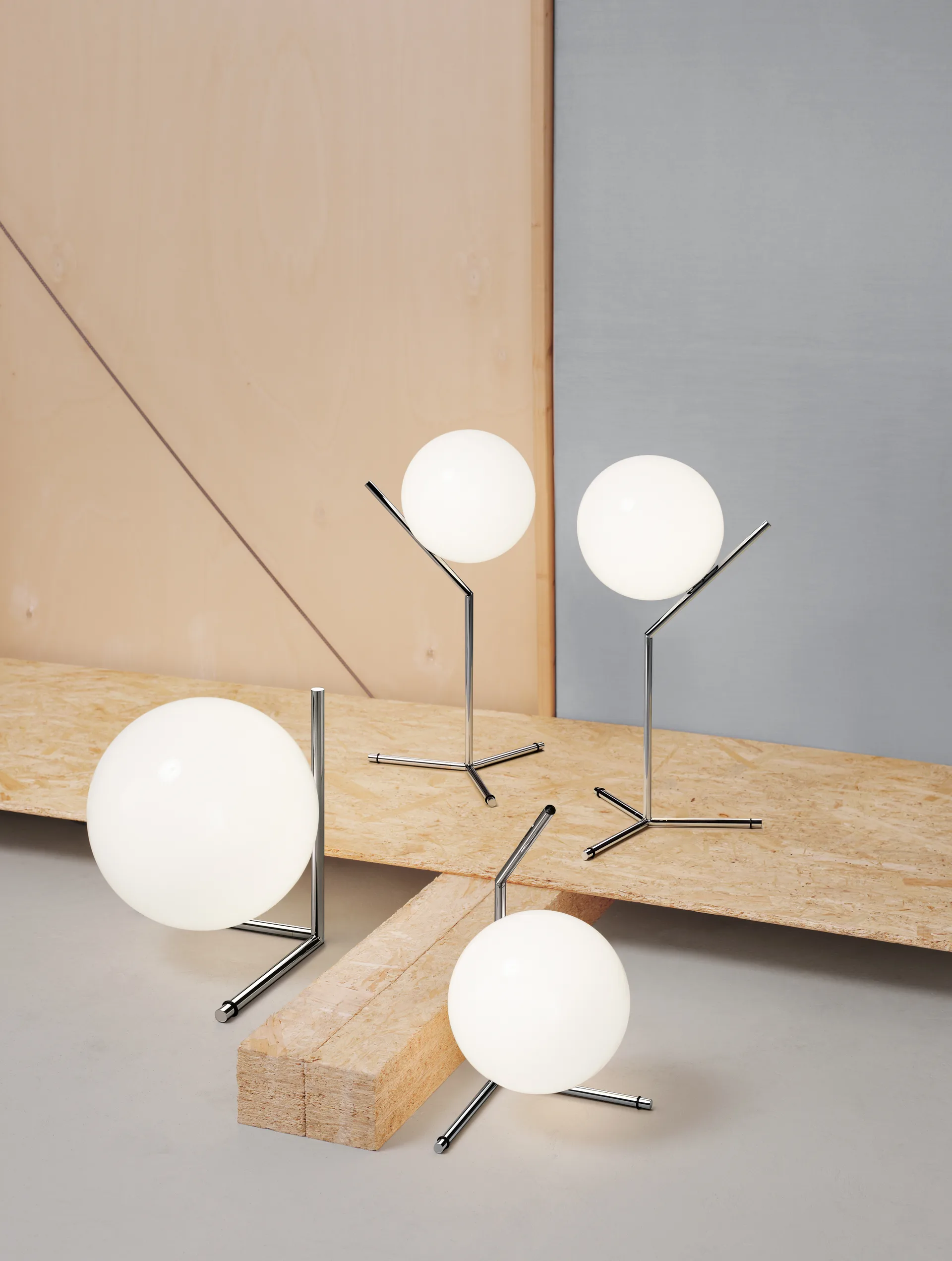 IC Lights T1 High επιτραπέζιο φωτιστικό, Χρώμιο-opal Flos