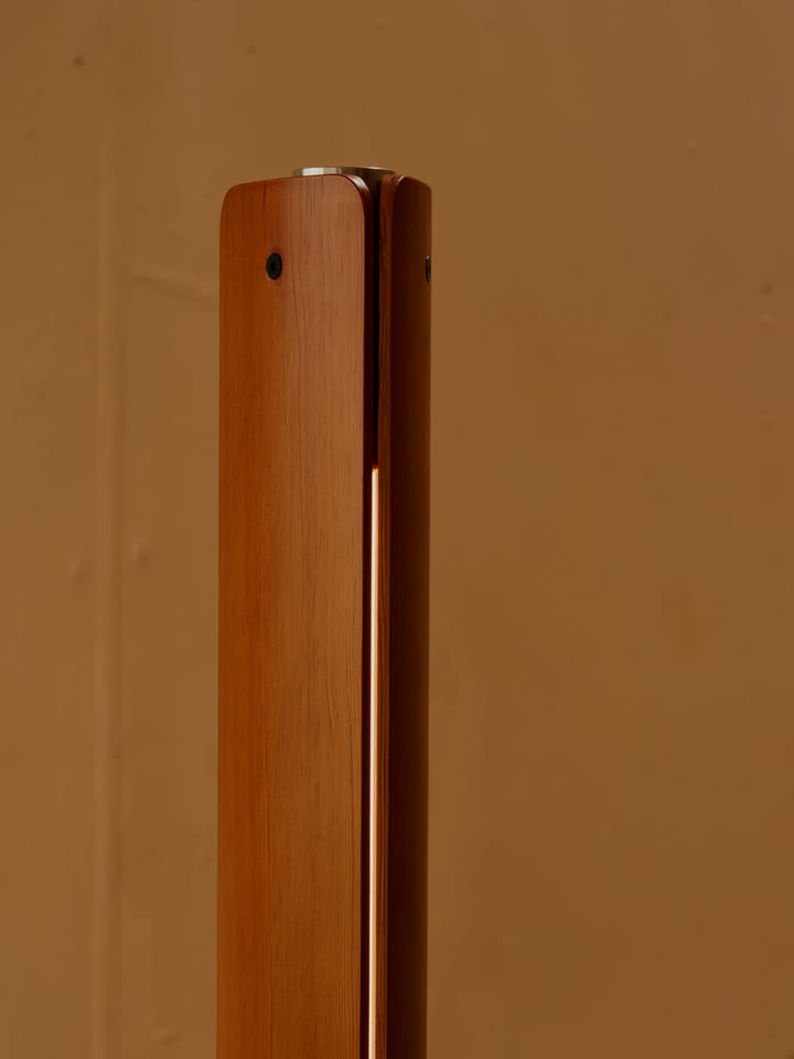 Seki-han φωτιστικό δαπέδου 226 cm, Heat treatened ash-black metal Flos