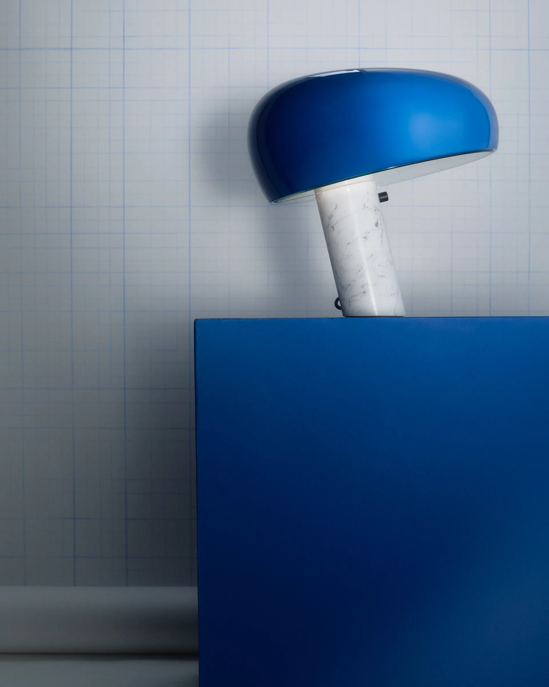 Snoopy επιτραπέζιο φωτιστικό, Navy blue Flos