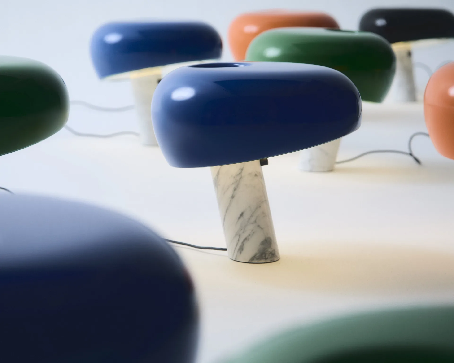 Snoopy επιτραπέζιο φωτιστικό, Navy blue Flos