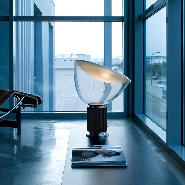 Taccia επιτραπέζιο φωτιστικό LED 64,5 cm, Μάυρο Flos