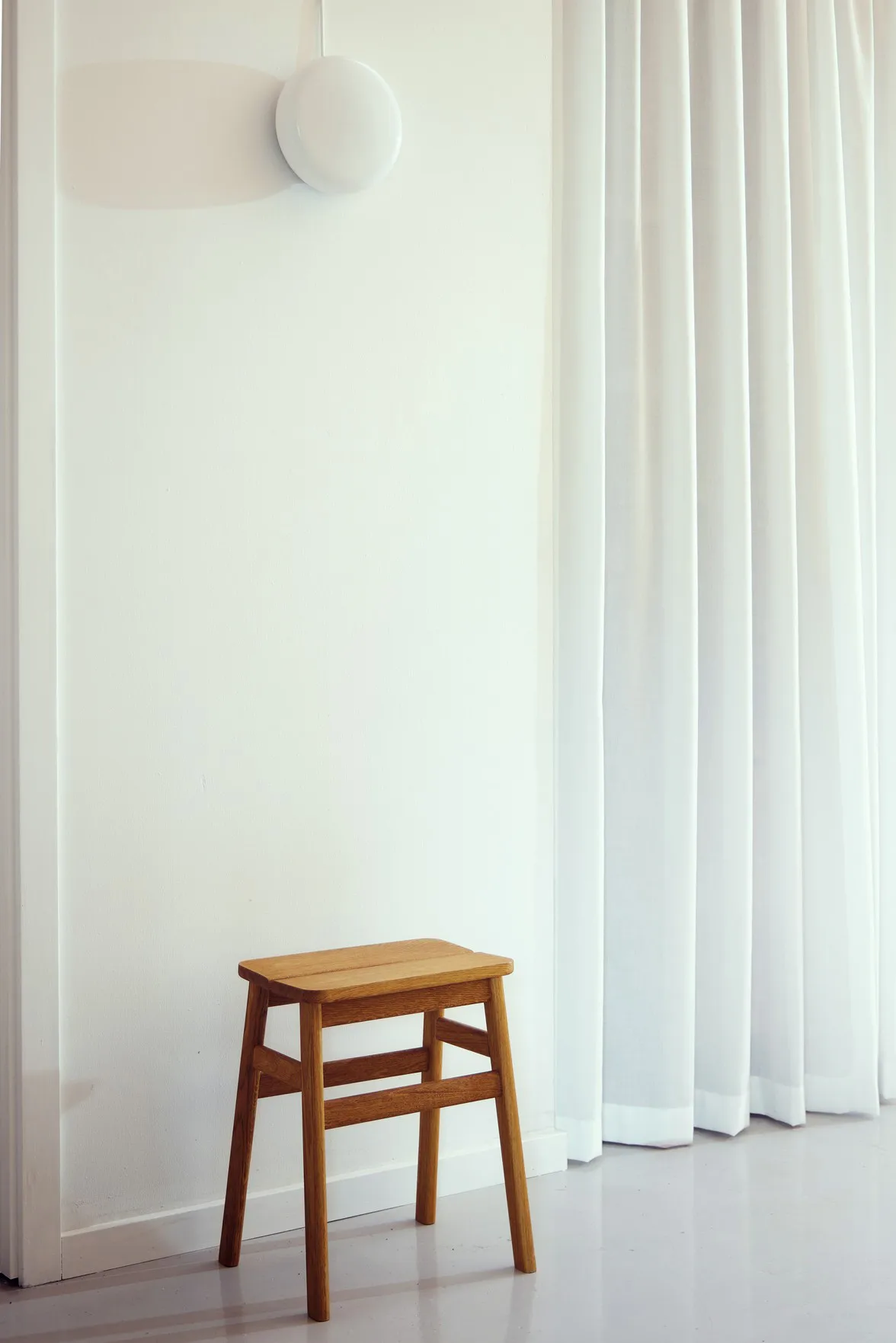 Angle Standard σκαμπό 45 εκ., Βελανιδιά Form & Refine