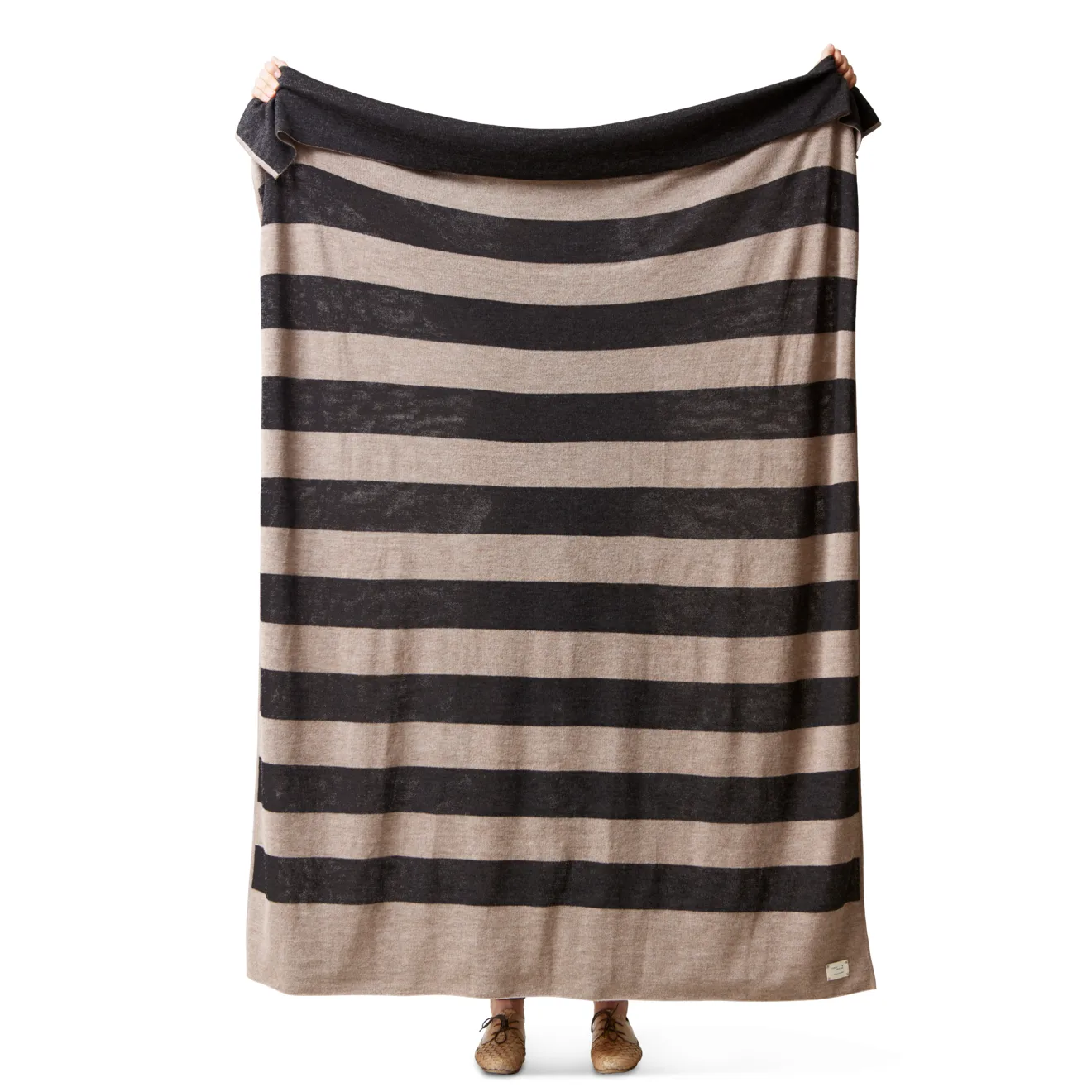 Aymara κουβέρτα 130x190 εκ., Ribbon Μπεζ-μαύρο Form & Refine
