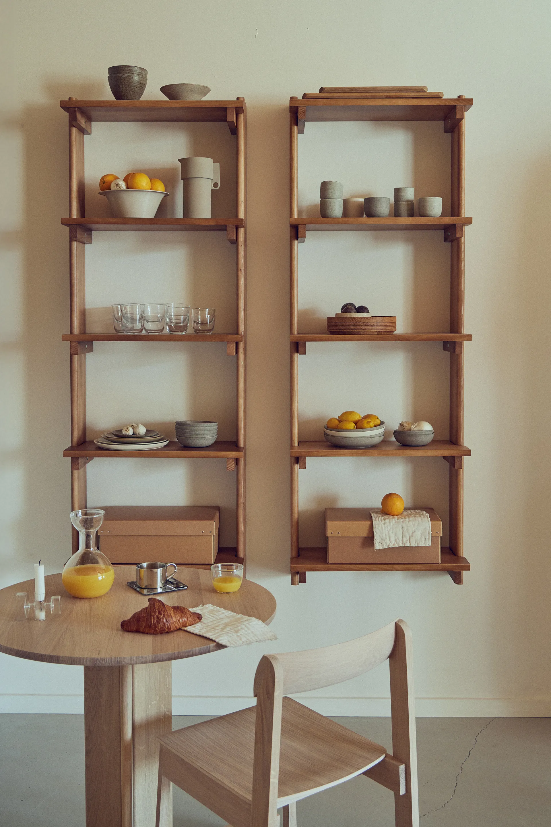 Beam Shelf επιτοίχιο ράφι, Deep brown pine, 60x167x25 εκ. Form & Refine