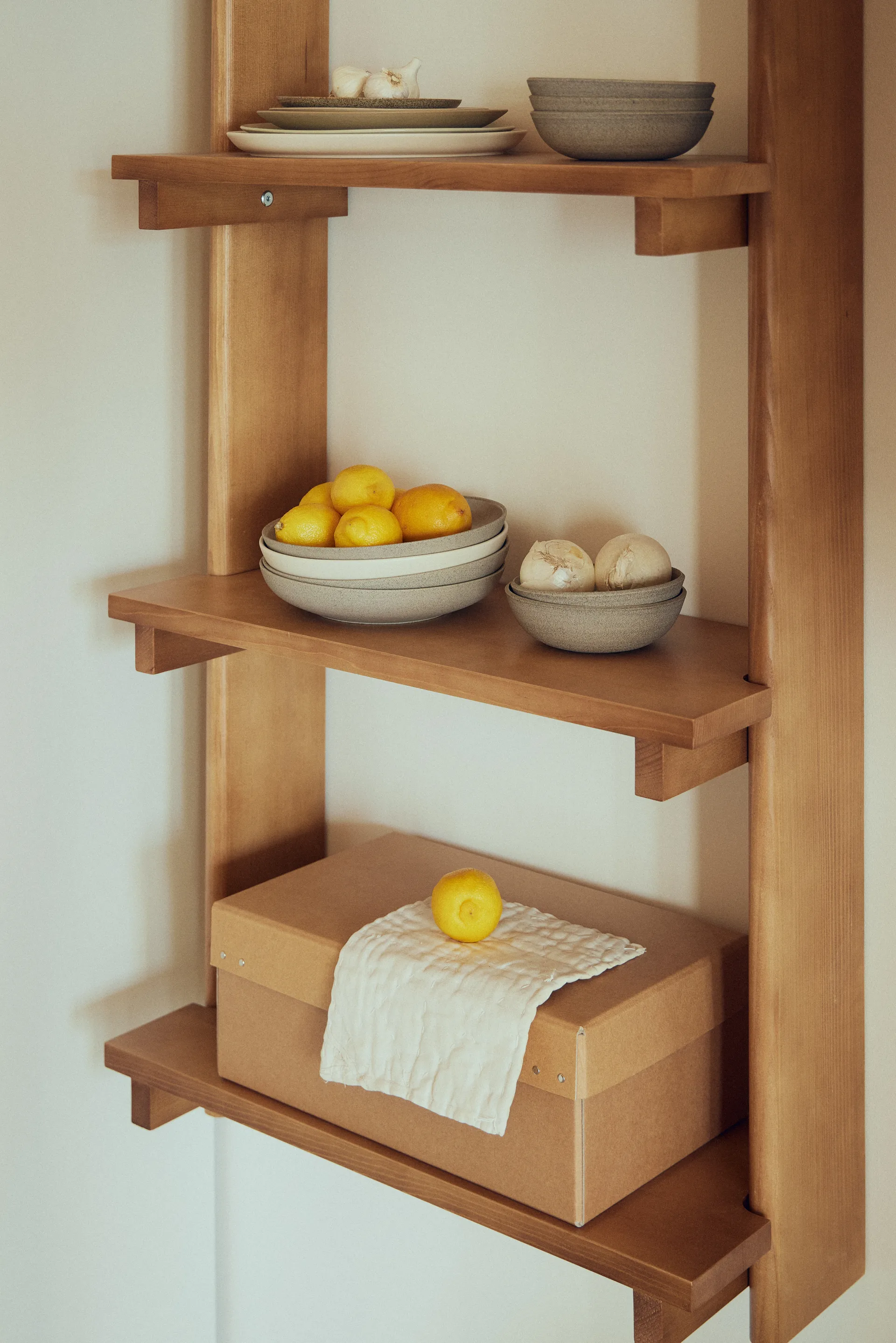 Beam Shelf επιτοίχιο ράφι, Deep brown pine, 60x167x25 εκ. Form & Refine