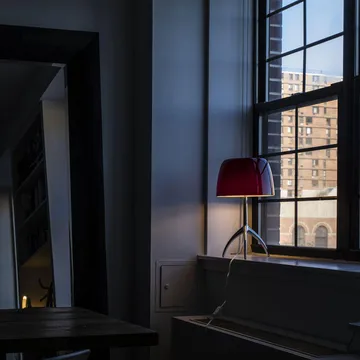 Lumiere Grande Dimbar επιτραπέζιο φωτιστικό - θερμό λευκό, μαύρο χρώμιο - Foscarini