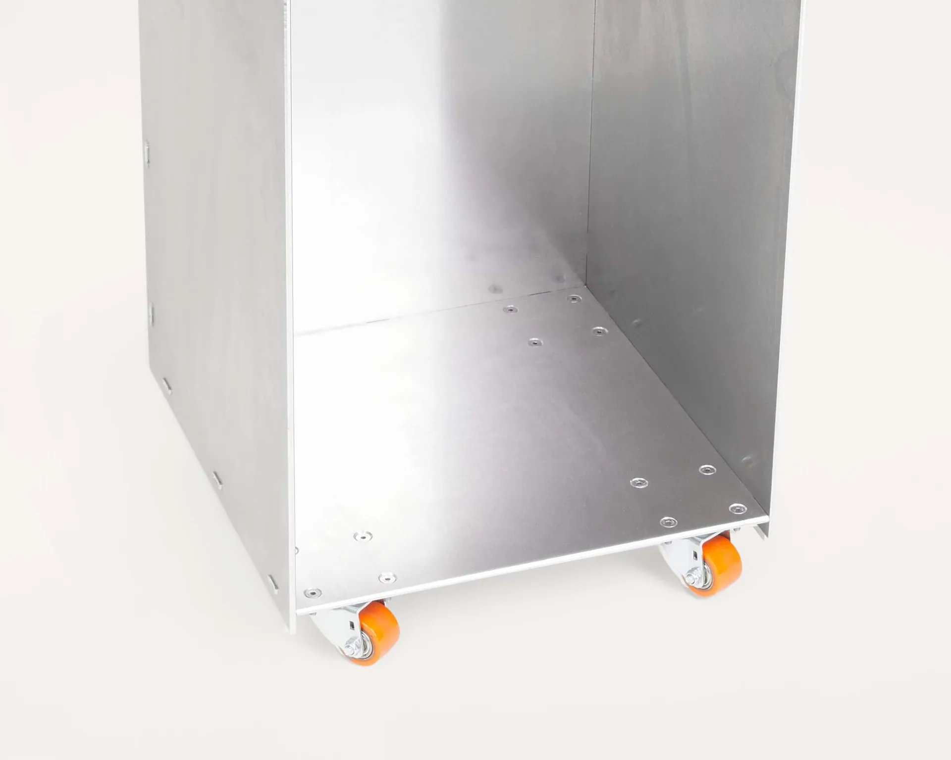Rivet Cart βοηθητικό τραπέζι με ρόδες, Αλουμίνιο, 32,8x33,8x65 cm FRAMA