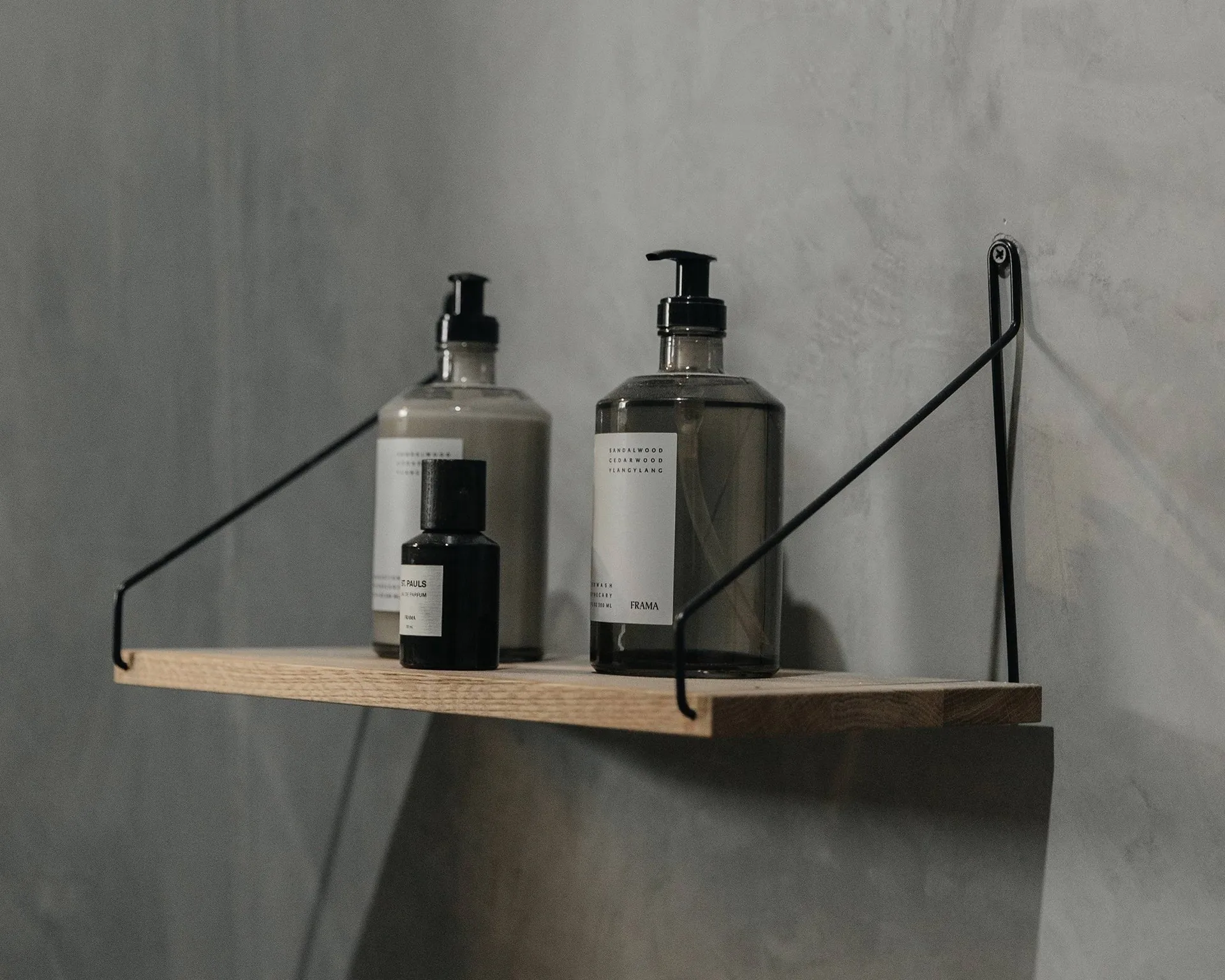 Single Shelf επιτοίχιο ράφι, Δρυς-Μαύρο, 80x27 cm FRAMA