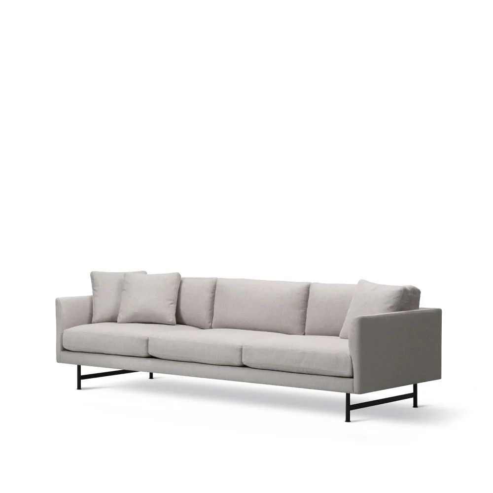 Calmo 5623 καναπές, Sunniva 717-μαύρο μέταλλο Fredericia Furniture