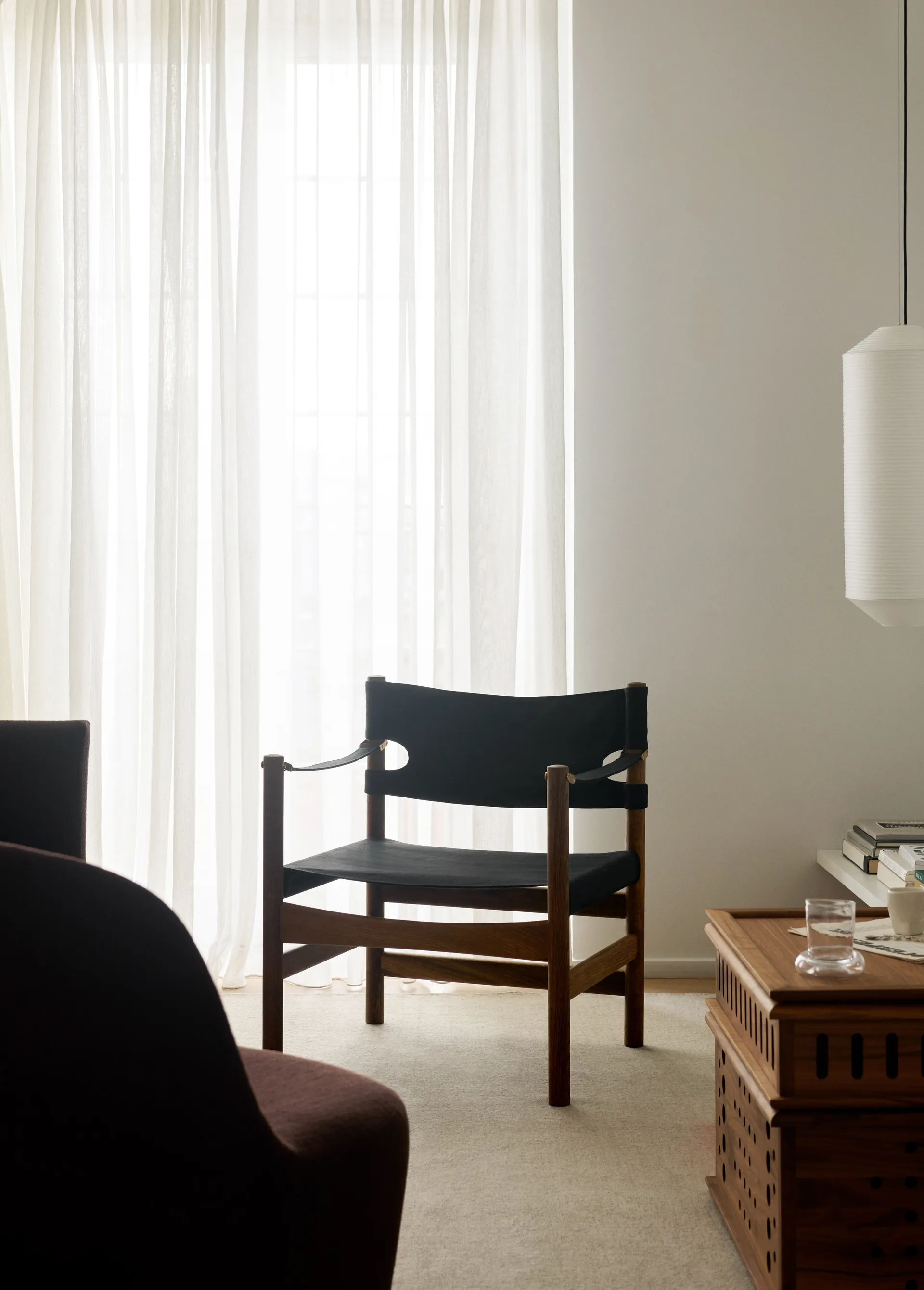 Canvas 21 καρέκλα με μπράτσα, Μαύρο canvas-λαδωμένη δρυς Fredericia Furniture