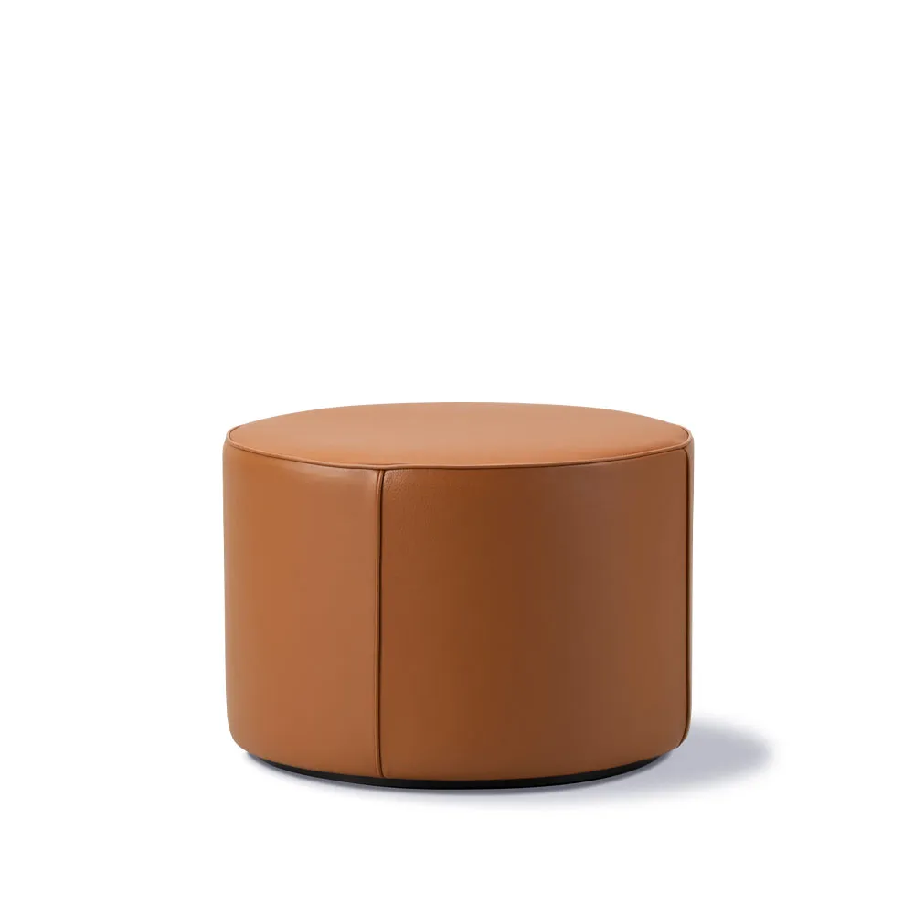 Mono sittpuff, Δέρμα omni 307 κονιάκ-Ø55 εκ. Fredericia Furniture