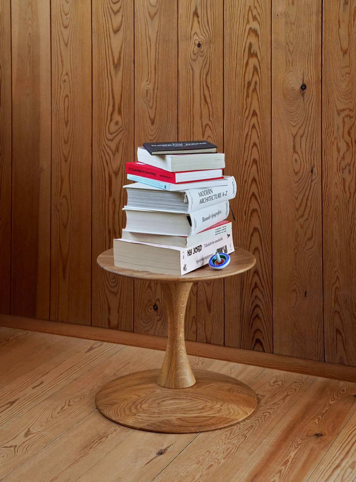 ND102 Trisse σκαμπό, Καπνιστή λαδωμένη δρυς, Ø32x28 cm Fredericia Furniture