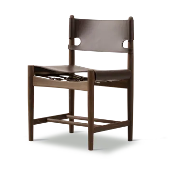 Η καρέκλα τραπεζαρίας The Spanish Dining Chair - Δέρμα σκούρο καφέ-καπνισμένη δρυς - Fredericia Furniture