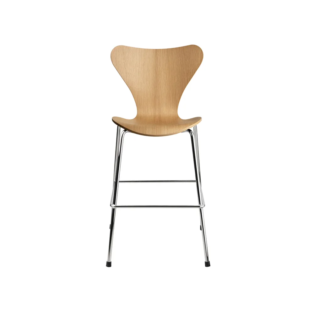 3177 Series 7 Junior καρέκλα chrome, Lacquered oak veneer Fritz Hansen