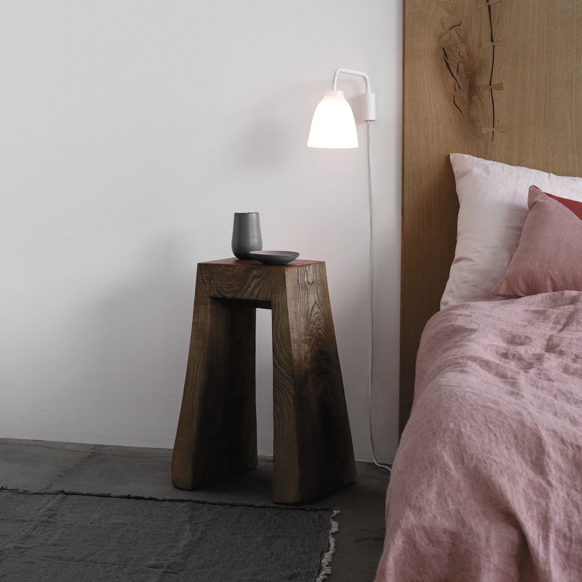 Caravaggio φωτιστικό ανάγνωσης τοίχου, Οπάλιο Fritz Hansen