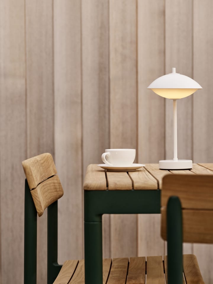 Clam φορητό επιτραπέζιο φωτιστικό 31 cm, White Fritz Hansen