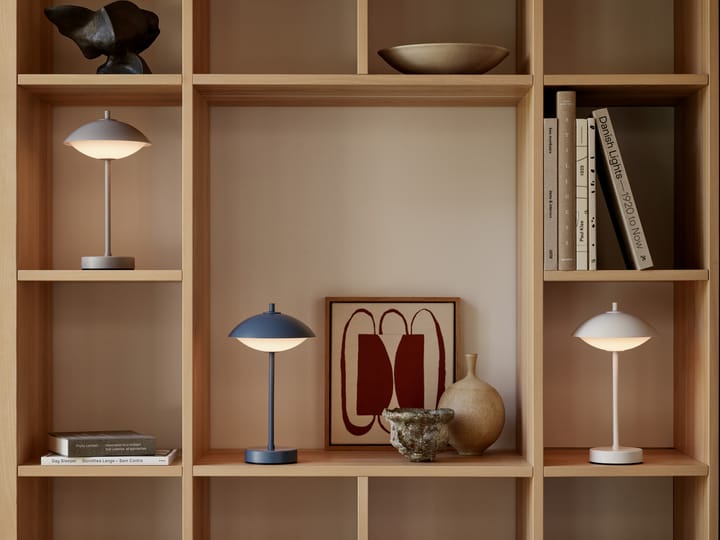 Clam φορητό επιτραπέζιο φωτιστικό 31 cm, White Fritz Hansen
