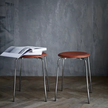 Dot δερμάτινο σκαμπό - Wild leather walnut - Fritz Hansen