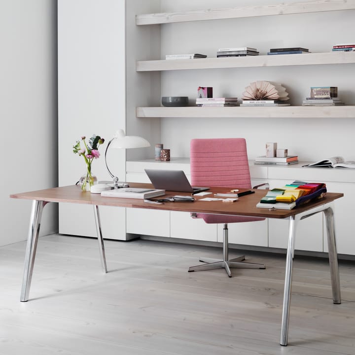 Kaiser Idell 6631-T Luxus επιτραπέζιο φωτιστικό, Λευκό Fritz Hansen