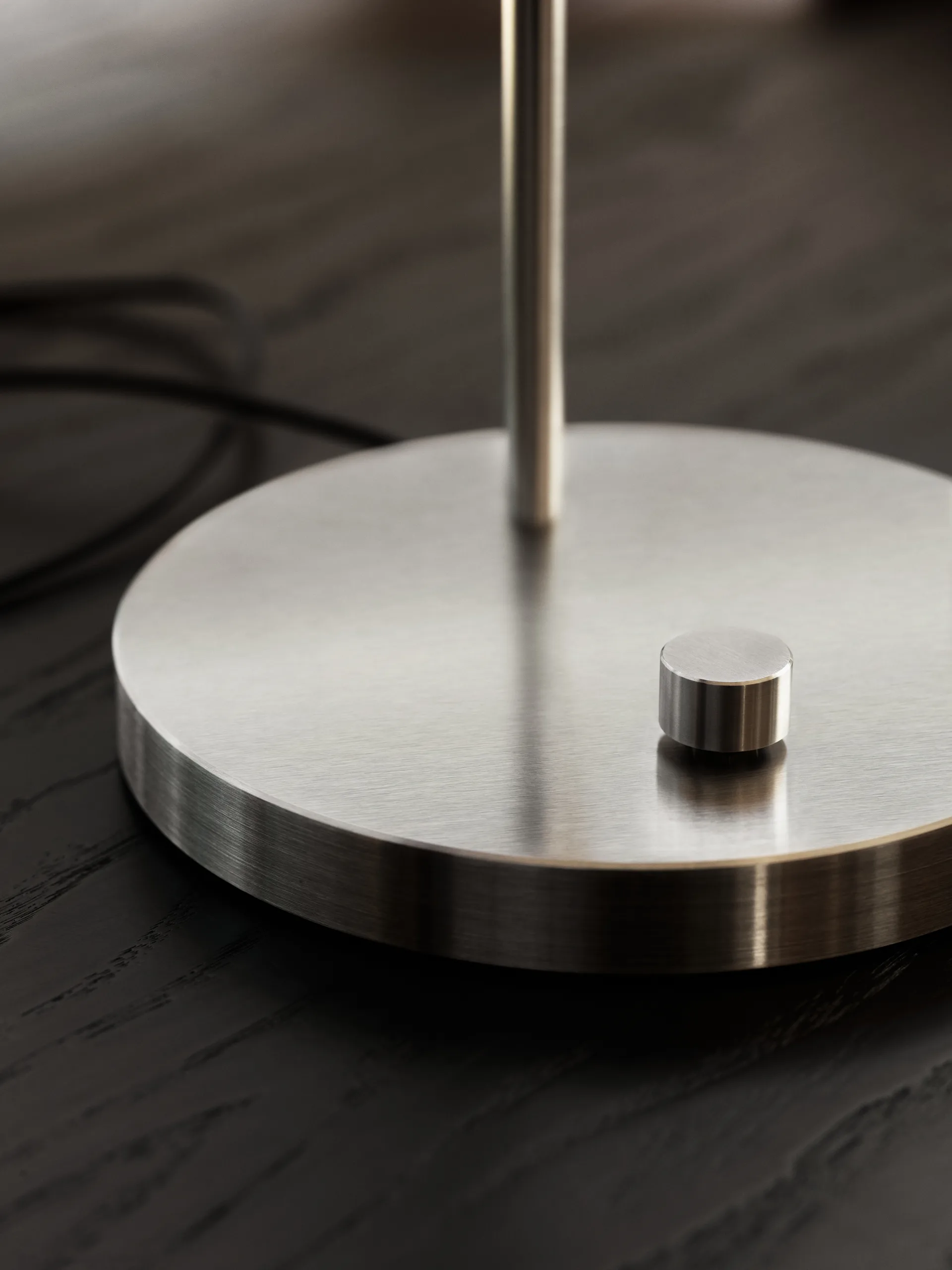 MS021 επιτραπέζιο φωτιστικό, Black Fritz Hansen