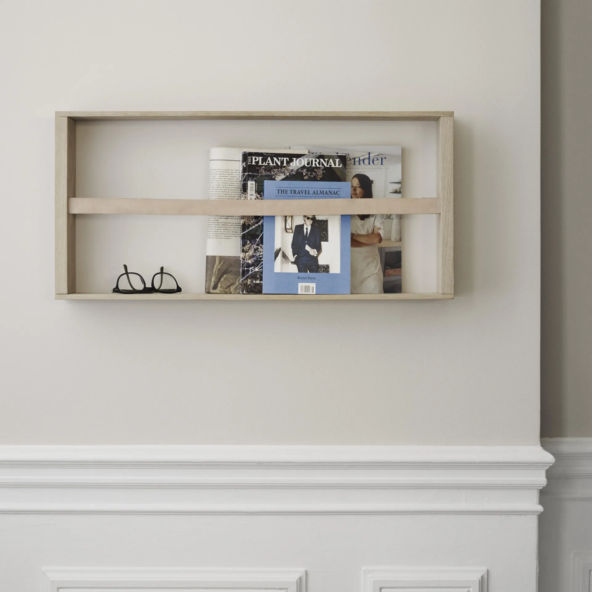 Θήκη περιοδικών Norr, Δρυς Fritz Hansen