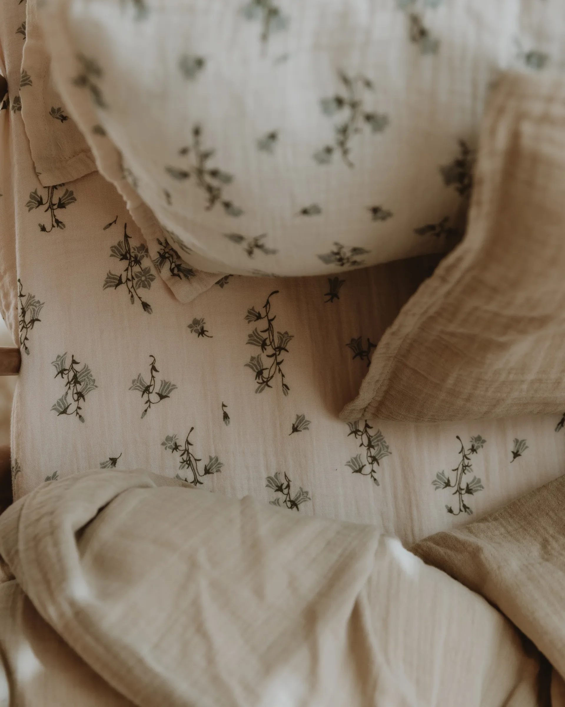 Σεντόνια με λάστιχο Bluebell Muslin, 60x120x20 cm Garbo&Friends