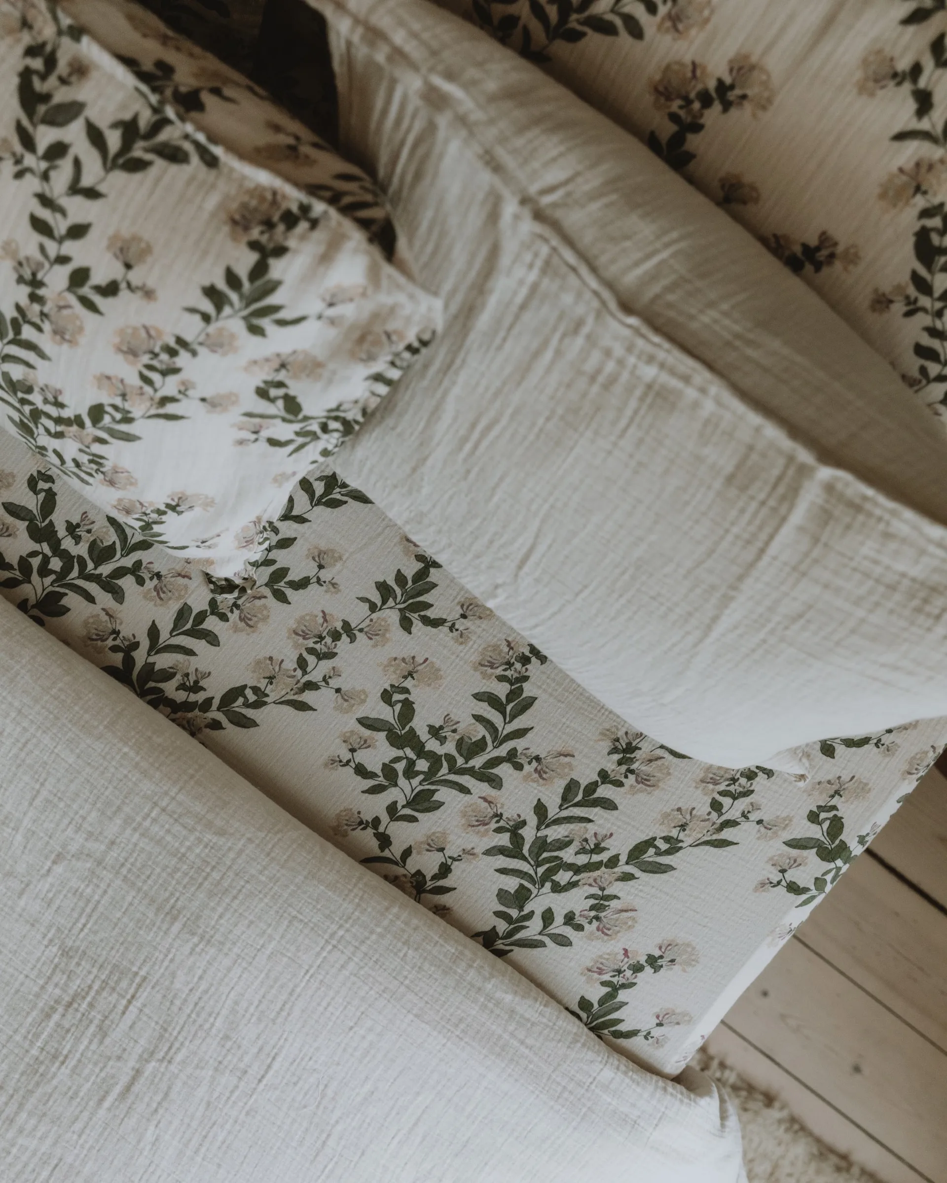 Σεντόνια με λάστιχο Honeysuckle Muslin, 90x200x30 cm Garbo&Friends