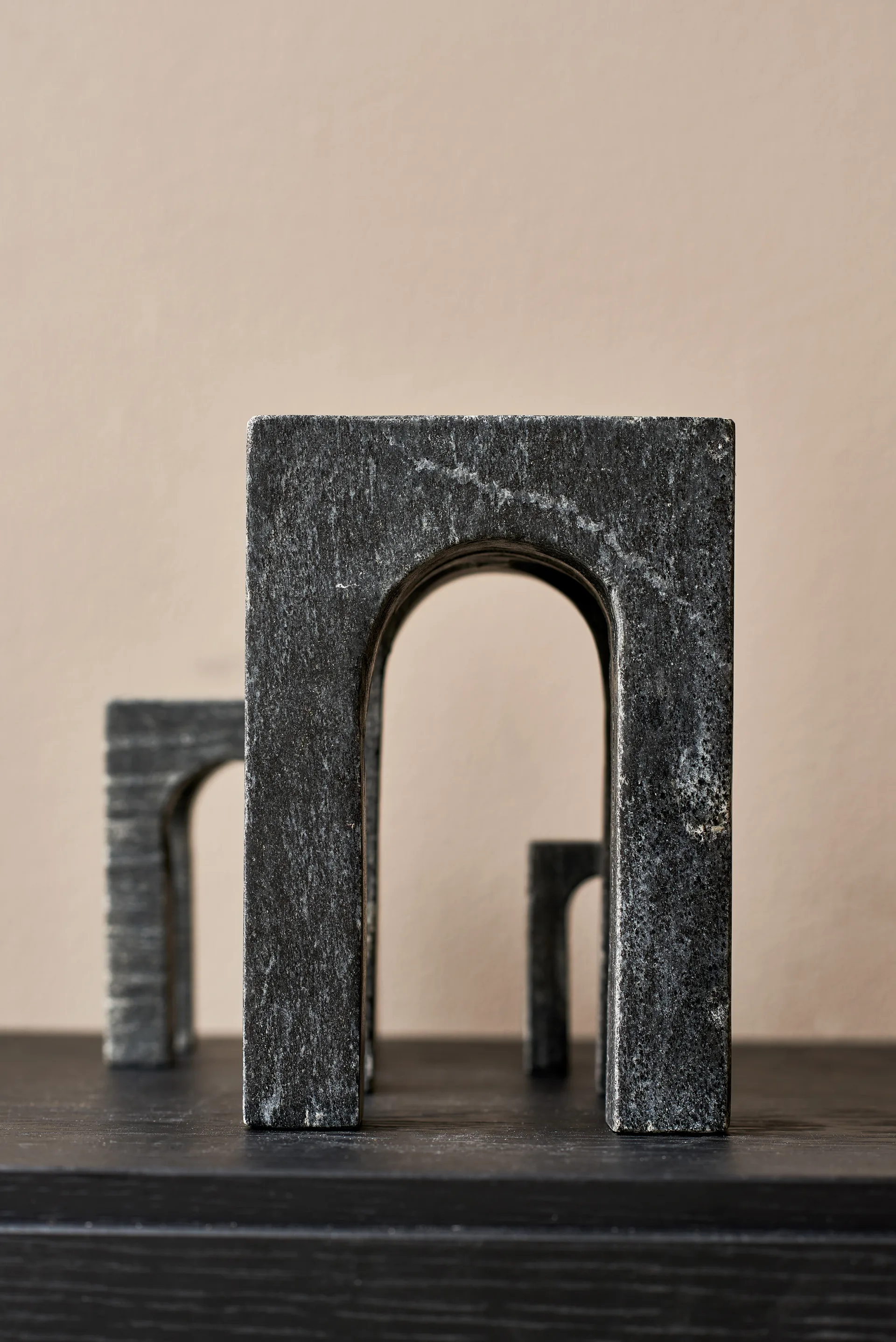 Arkis βιβλιοστάτης τρία τεμάχια, Μαύρο Gejst