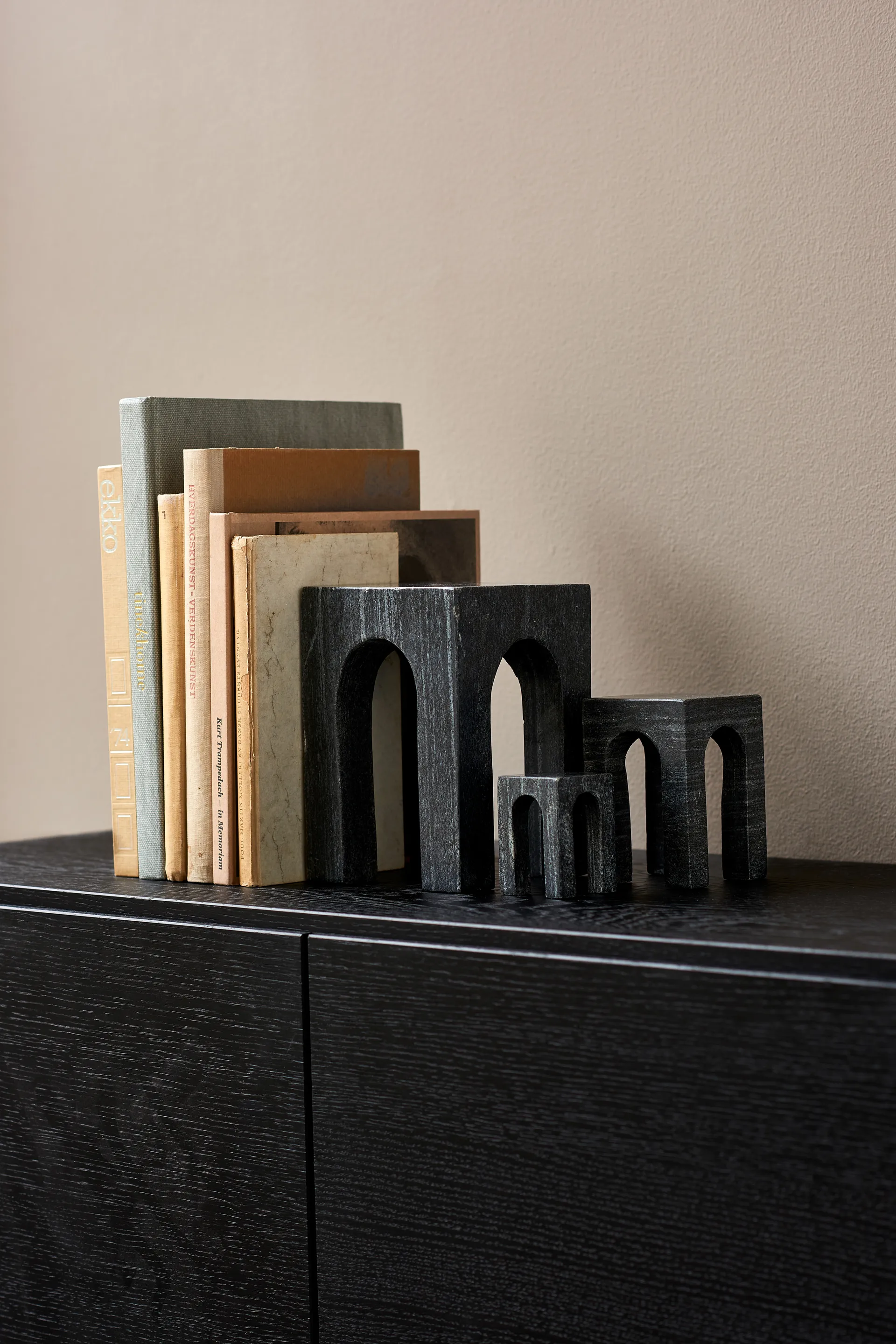 Arkis βιβλιοστάτης τρία τεμάχια, Μαύρο Gejst