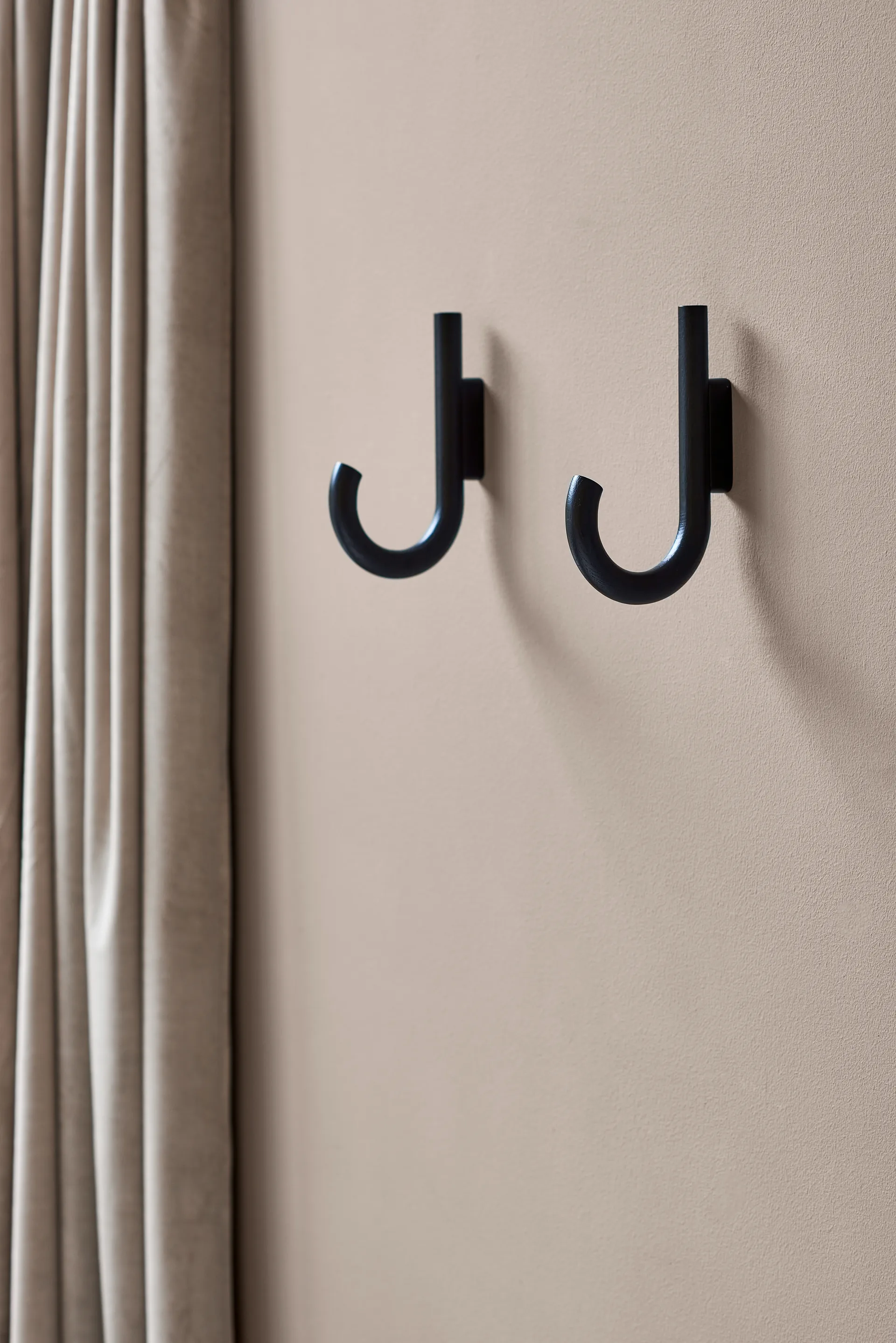 Hook γάντζος 19 cm, Μαύρη βαμμένη δρυς-μαύρο Gejst