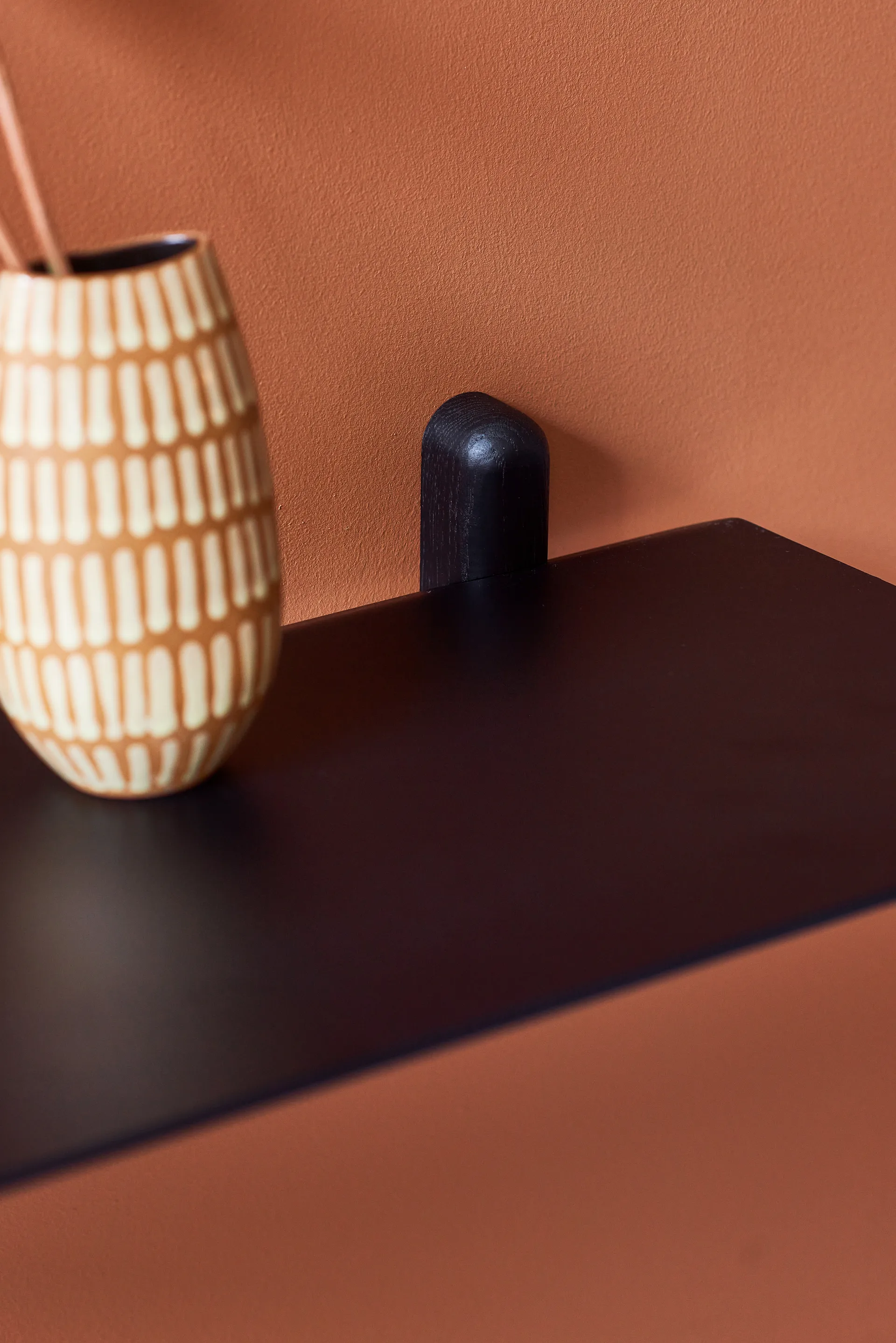 Nivo ράφι G μεγάλο, Μαύρη βαμμένη φράξος-black Gejst