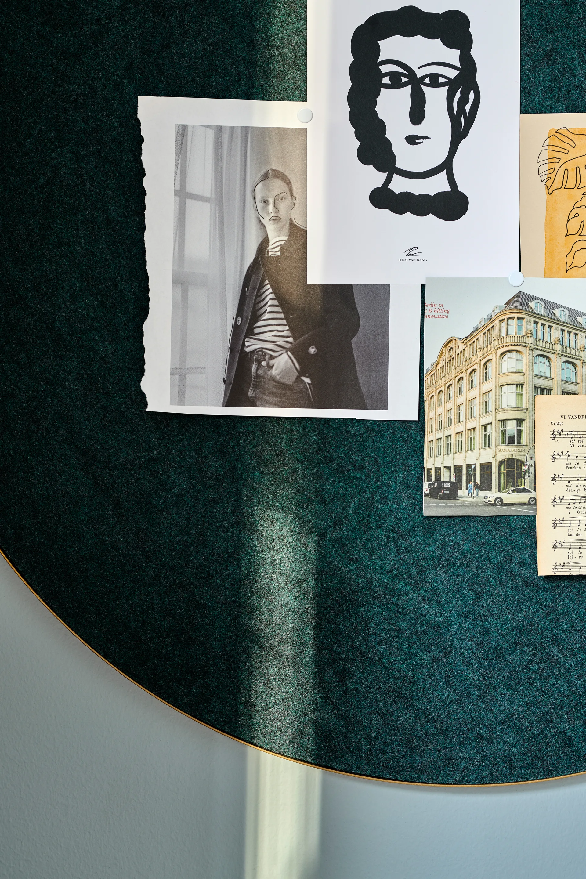 Πίνακας ανακοινώσεων Retell Ø80 cm, Πράσινο-ορείχαλκος Gejst