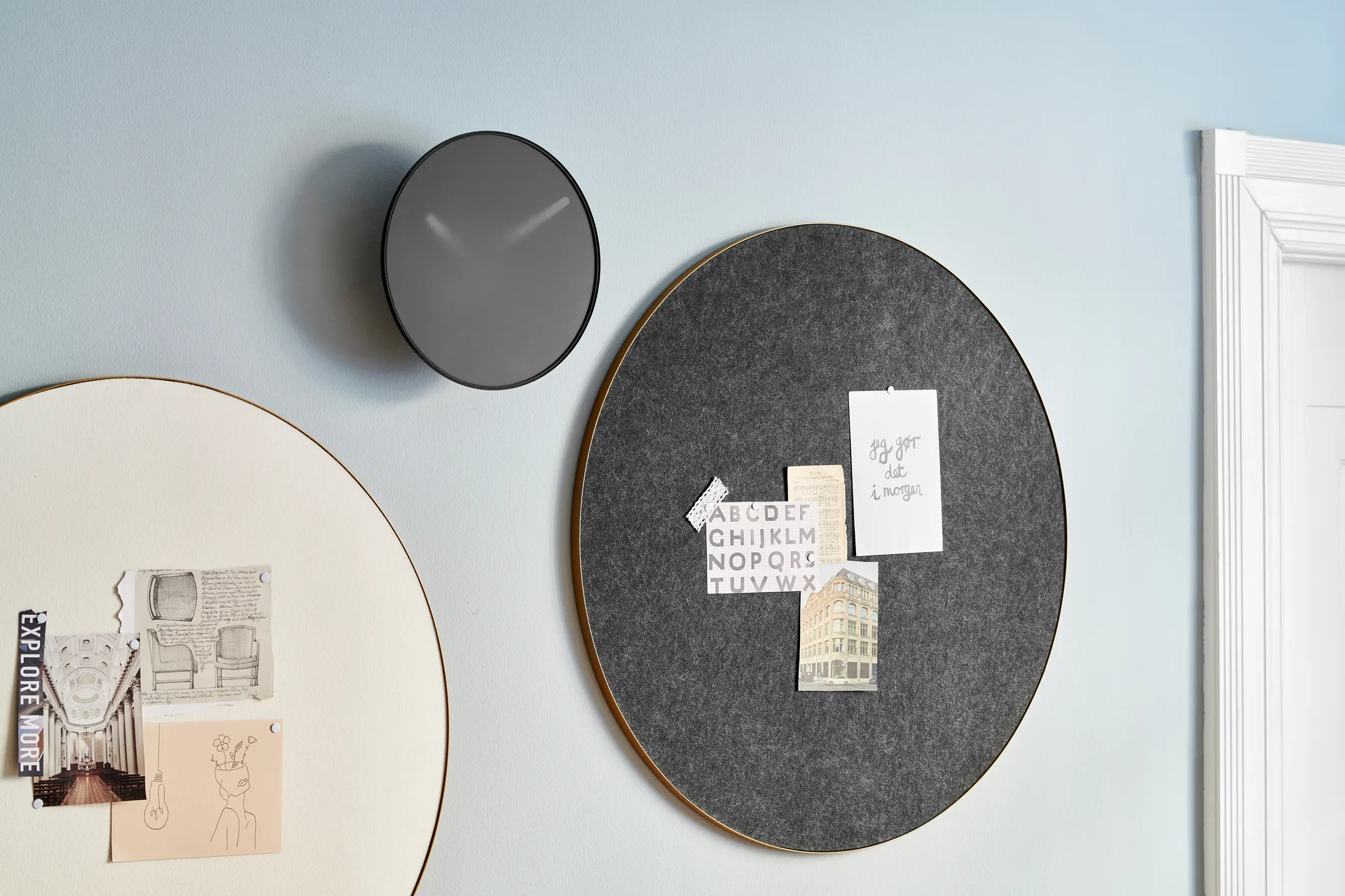 Πίνακας ανακοινώσεων Retell Ø80 cm, Μαύρο-ορείχαλκος Gejst