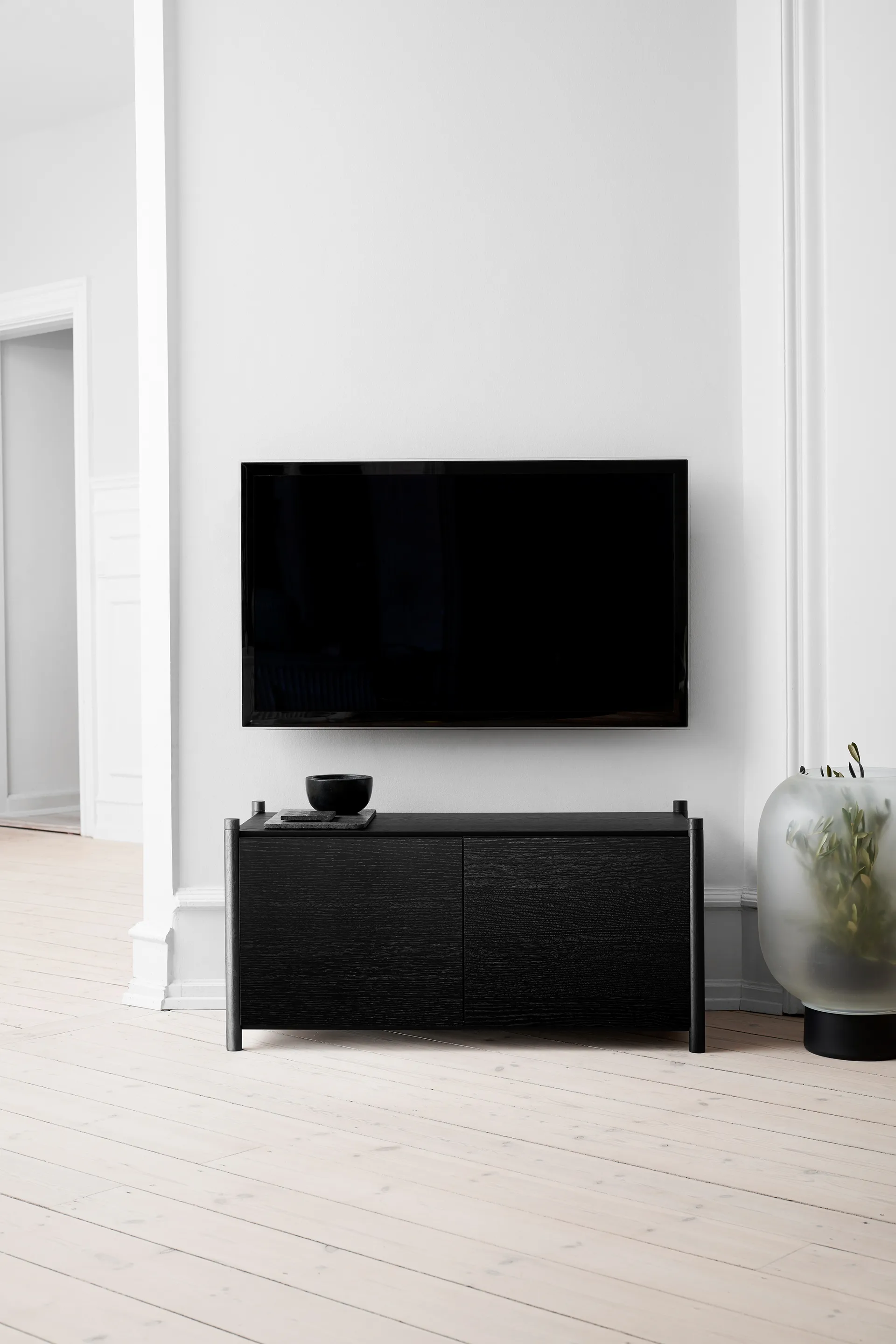 Sceene bookcase G, Μαύρη βαμμένη δρυς Gejst