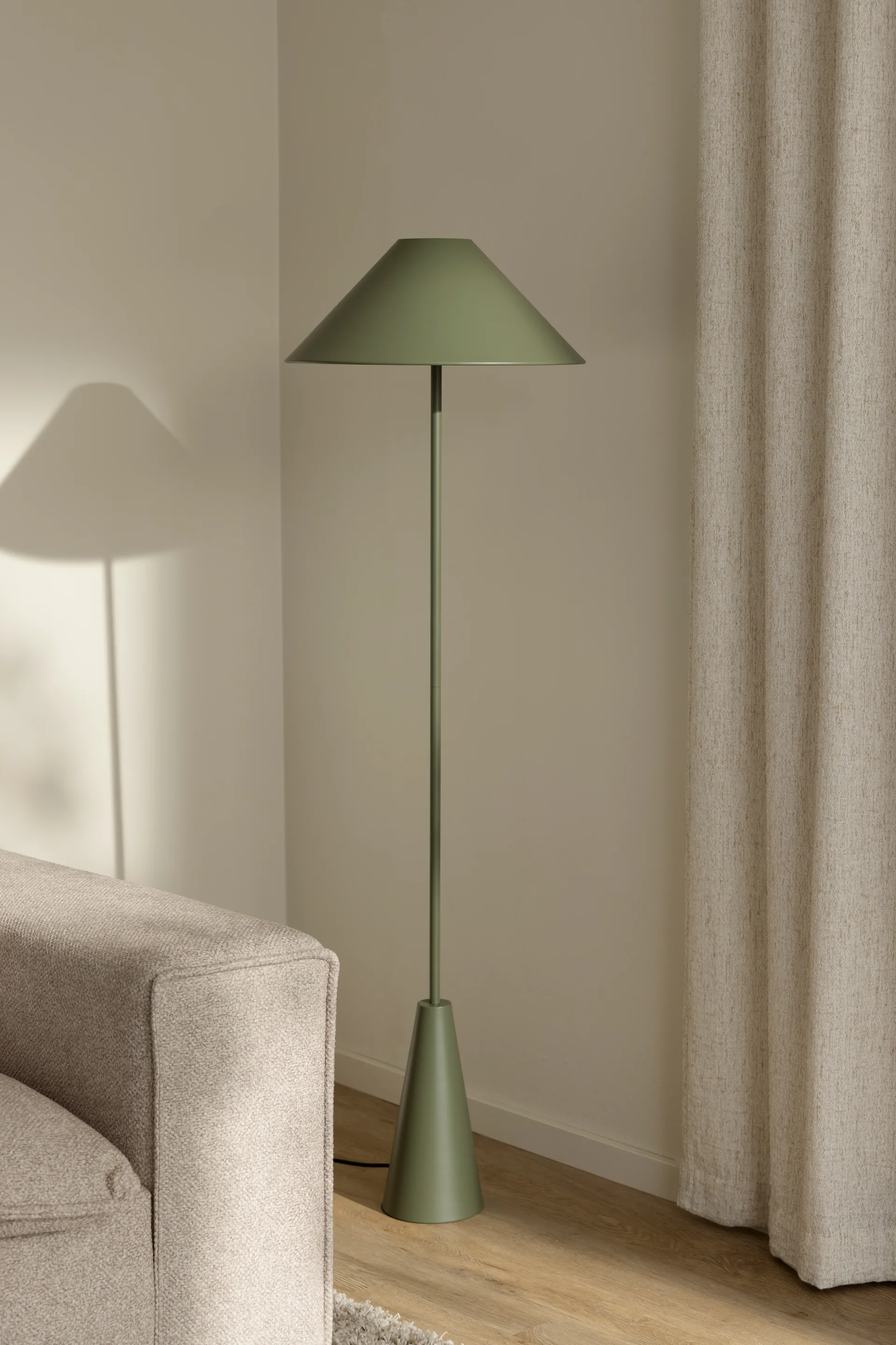 Φωτιστικό δαπέδου Cannes 140 cm, Φυστικί Globen Lighting