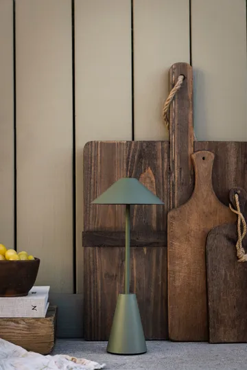 Cannes 32 φορητή επιτραπέζια λάμπα - Μοσσοπράσινο - Globen Lighting