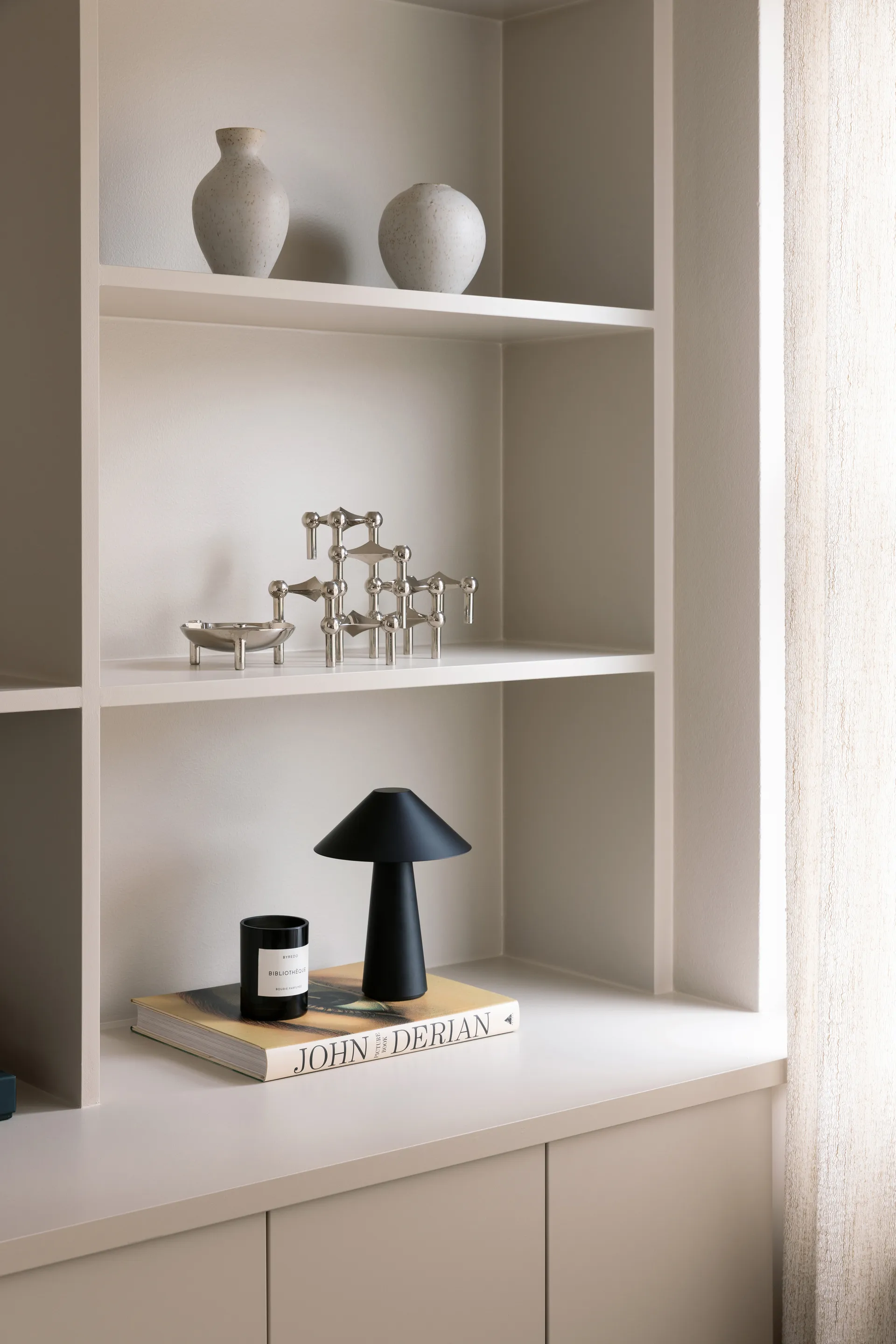 Φορητό επιτραπέζιο φωτιστικό Cannes, Μάυρο Globen Lighting