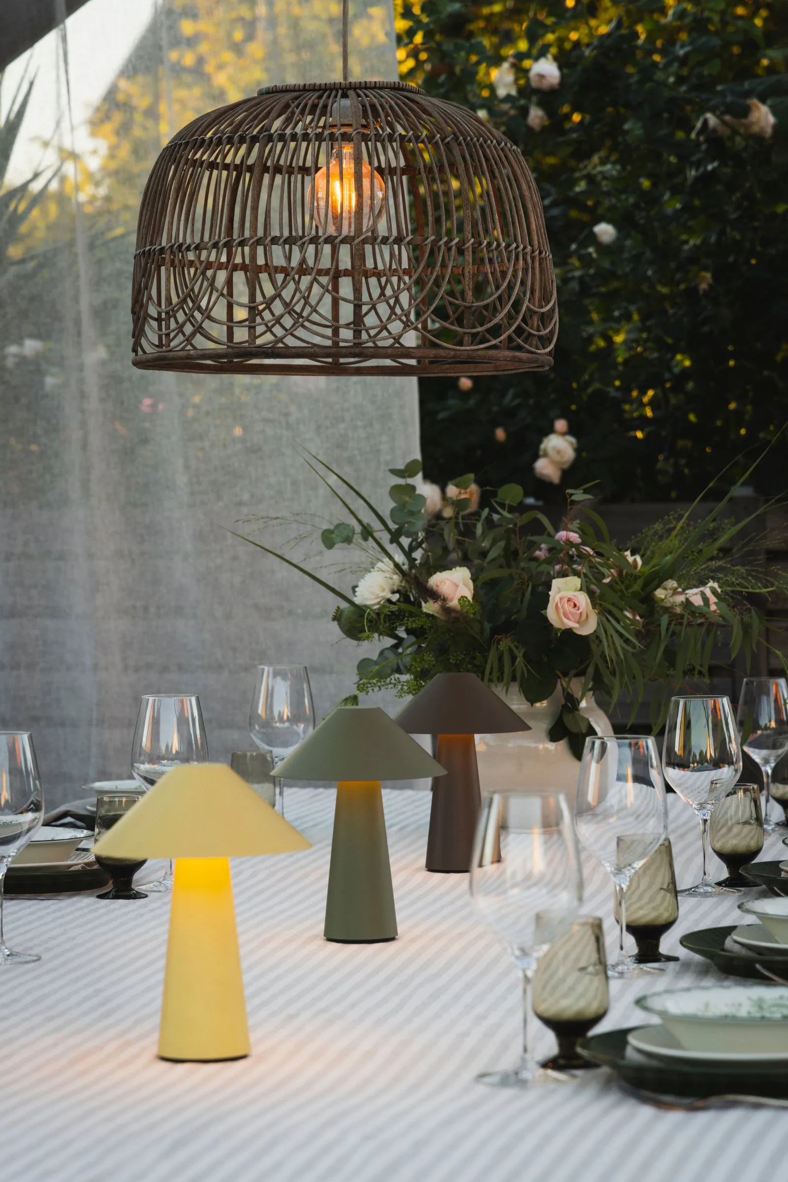 Φορητό επιτραπέζιο φωτιστικό Cannes, Βρώμης κίτρινο Globen Lighting