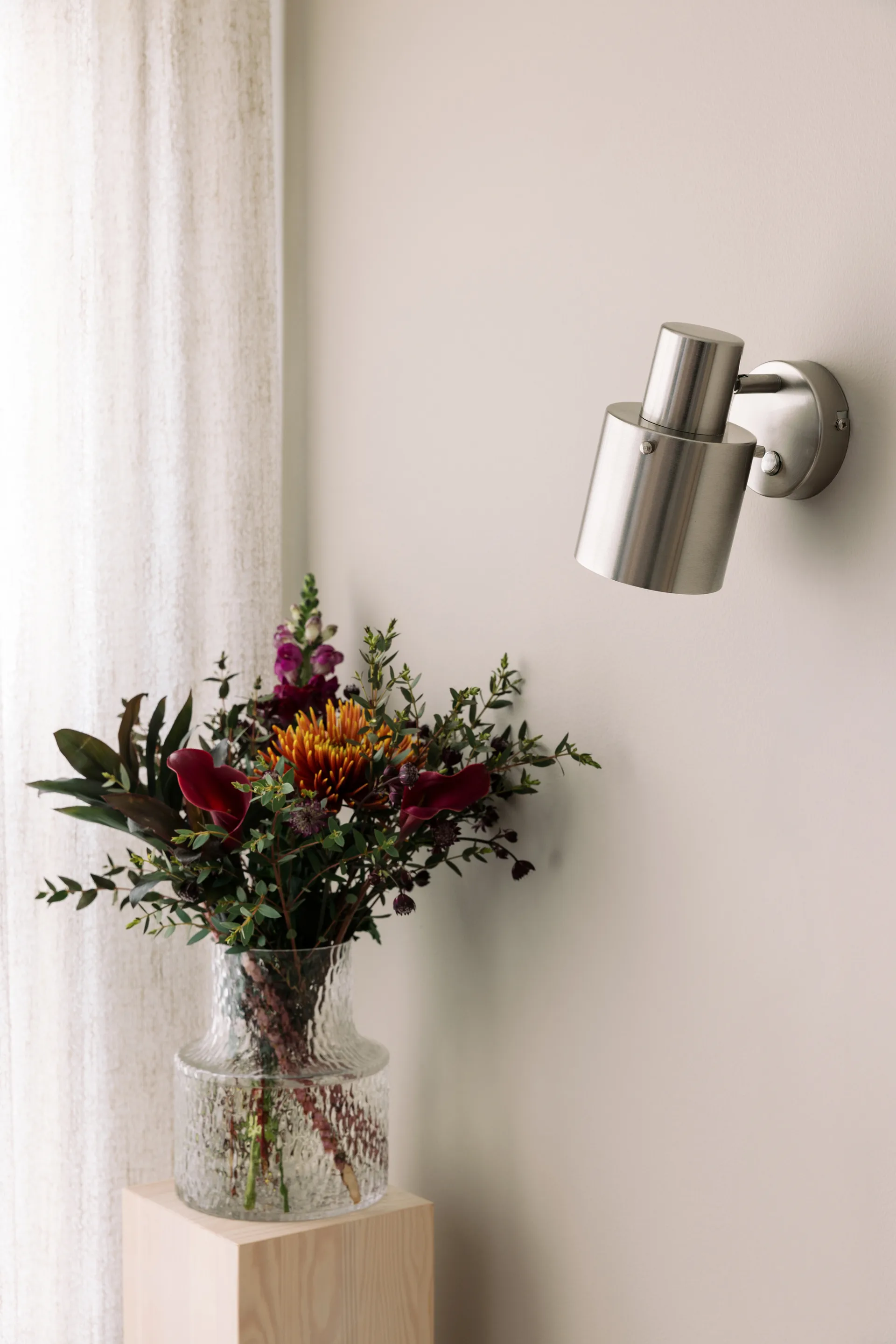 Clark 1 φωτιστικό τοίχου, Βουρτσισμένος χάλυβας Globen Lighting