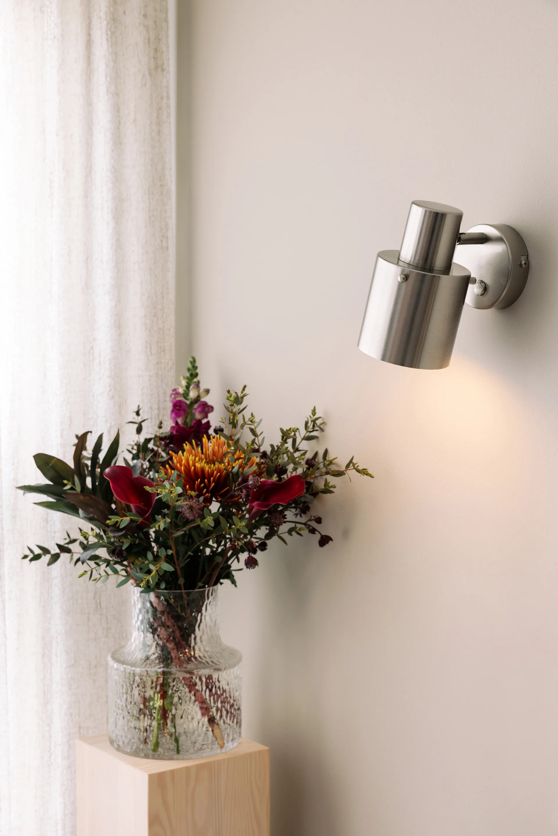 Clark 1 φωτιστικό τοίχου, Βουρτσισμένος χάλυβας Globen Lighting