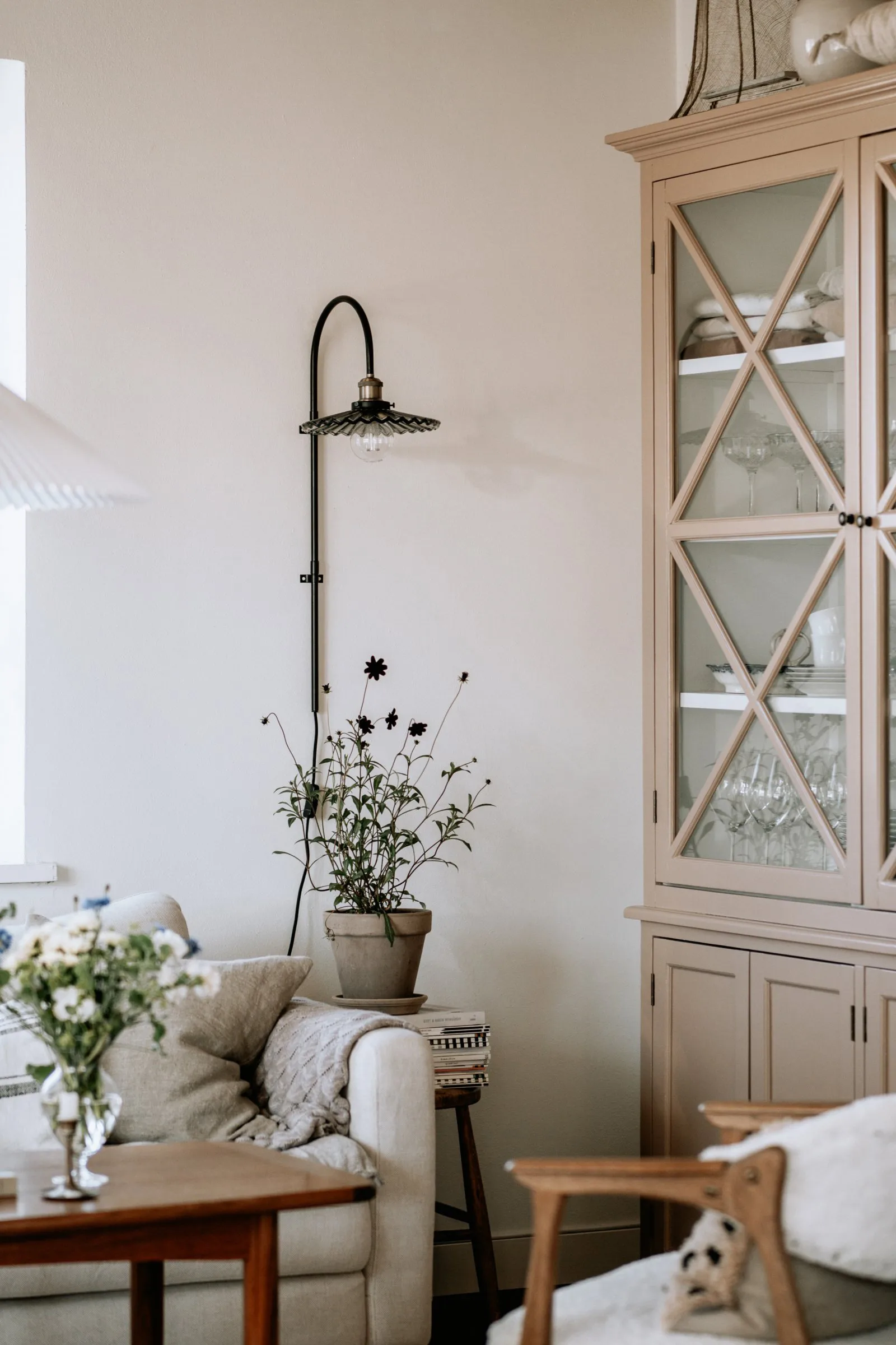 Φωτιστικό τοίχου Cobbler 75 εκ, Smoke Globen Lighting