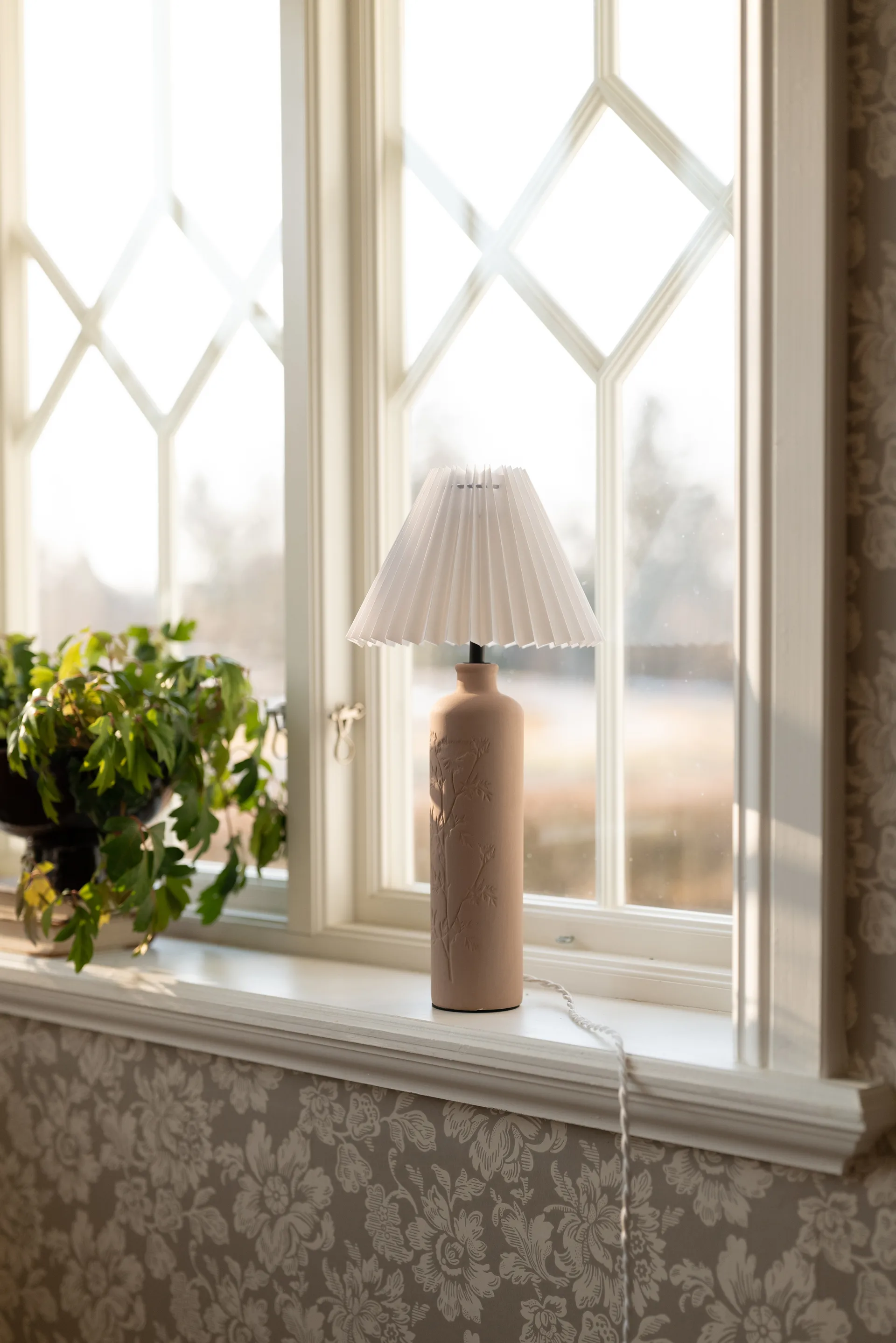 Flora επιτραπέζιο φωτιστικό 46 cm, Λάσπη Globen Lighting