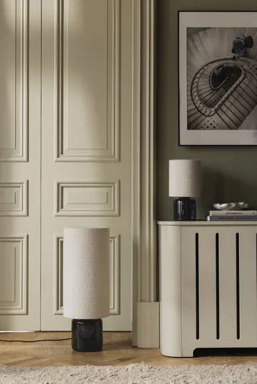 Florian επιτραπέζιο φωτιστικό - Λευκό bouclé/μαύρο, Ø20x39 εκ. - Globen Lighting